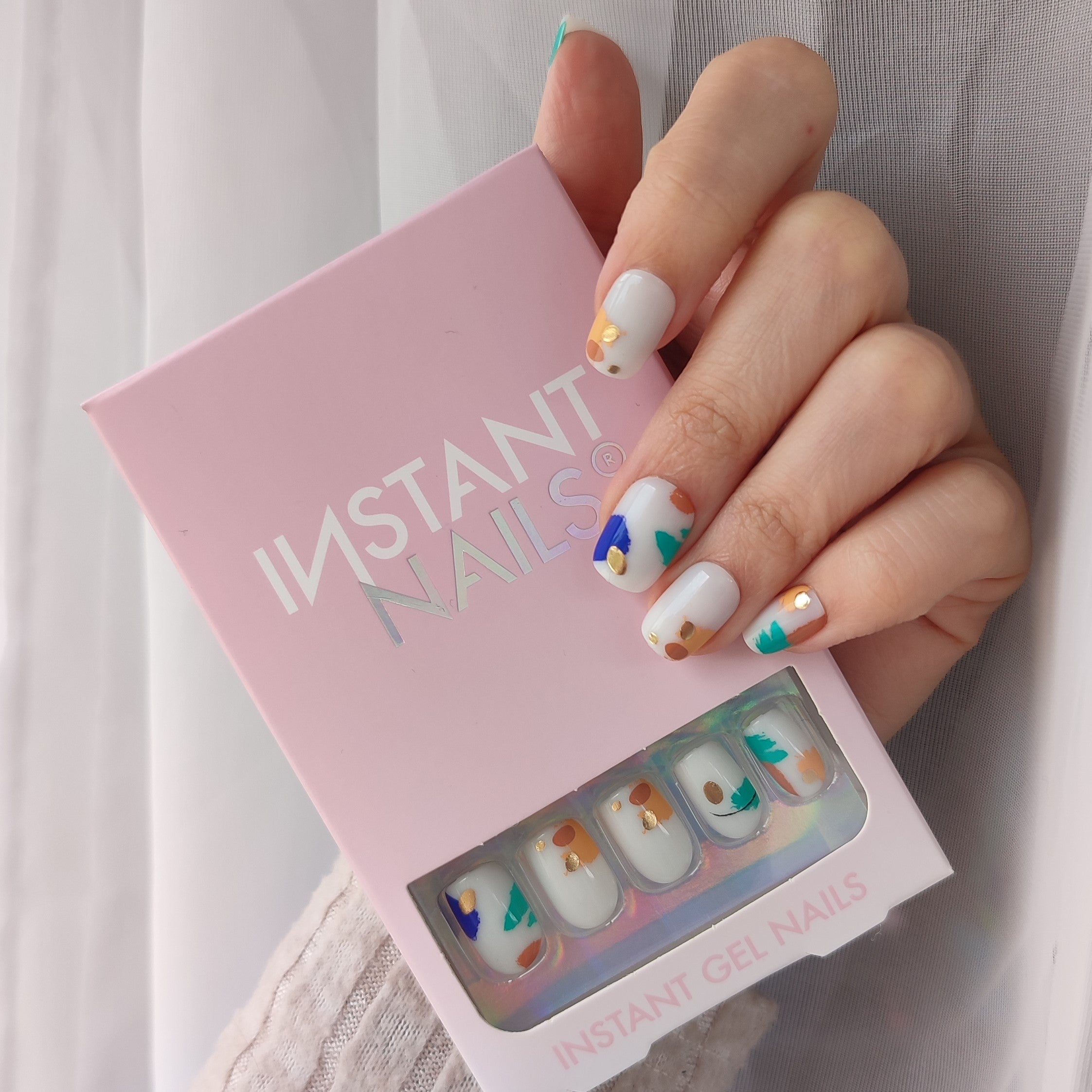 Instant nails store